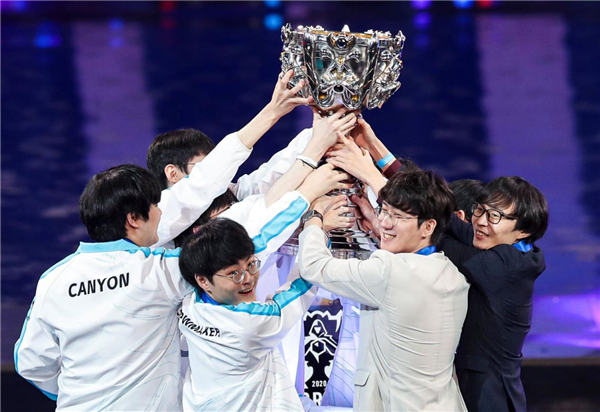 你也去打瓦罗兰特了？NBK-宣布结束CSGO生涯