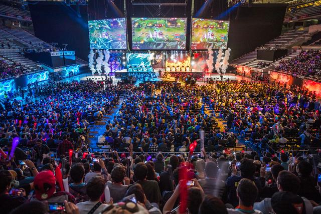 GIANTX 在 VALORANT Champions 2025 中败给了 NRG 的经验，降入下方淘汰赛