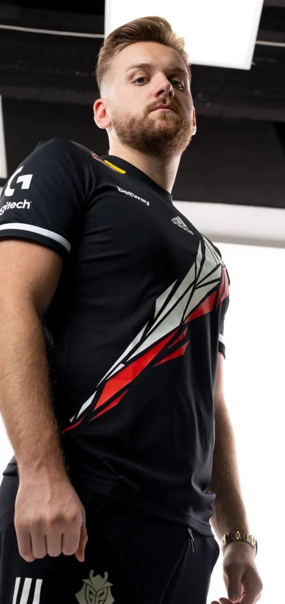 EDG Fearless Division发送新年祝福：请接受我们简单的祝福