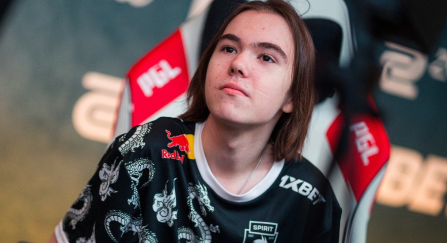 心疼Uzi！官宣加入B站后，虎牙直播间被封，直播账号也没了