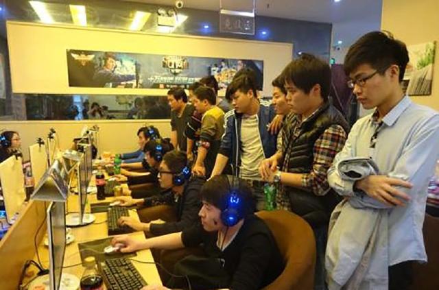 【战报】2025LPL春季赛季后赛RNG 3-2 TES，RNG出奇制胜偷家取胜